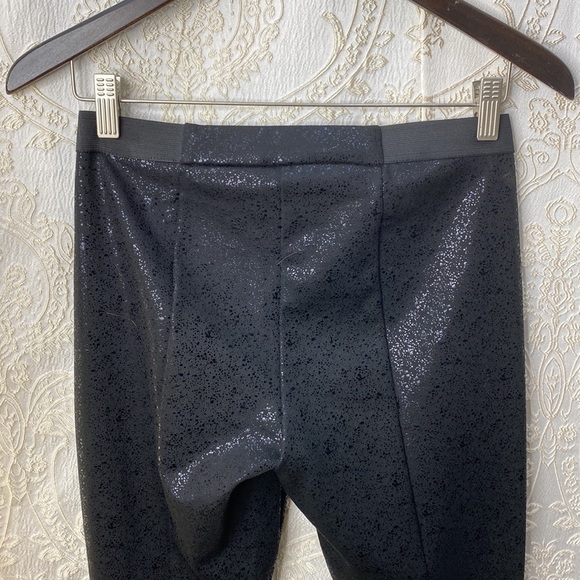 Calvin Klein - Picture 4 of 5